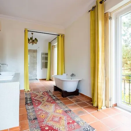 Luxurious Sprawling In Del Rey Willa