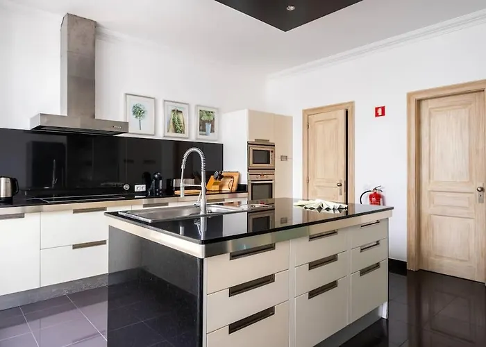 Luxurious Sprawling In Del Rey Villa Amoreira (Leiria)