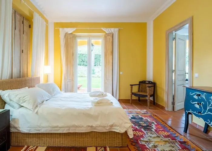 Luxurious Sprawling In Del Rey Villa *