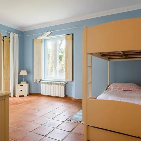 Luxurious Sprawling In Del Rey