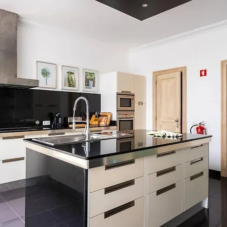 Luxurious Sprawling In Del Rey Villa Amoreira (Leiria)