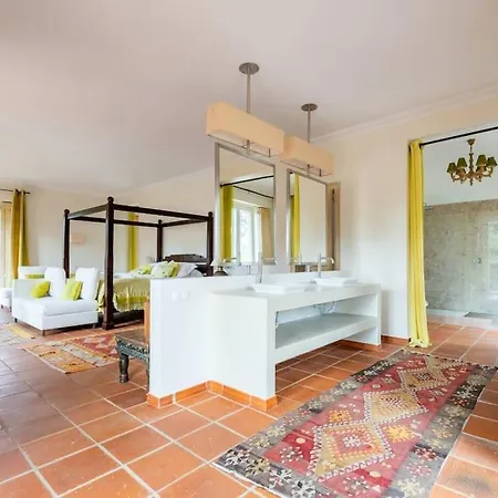 Villa Luxurious Sprawling In Del Rey