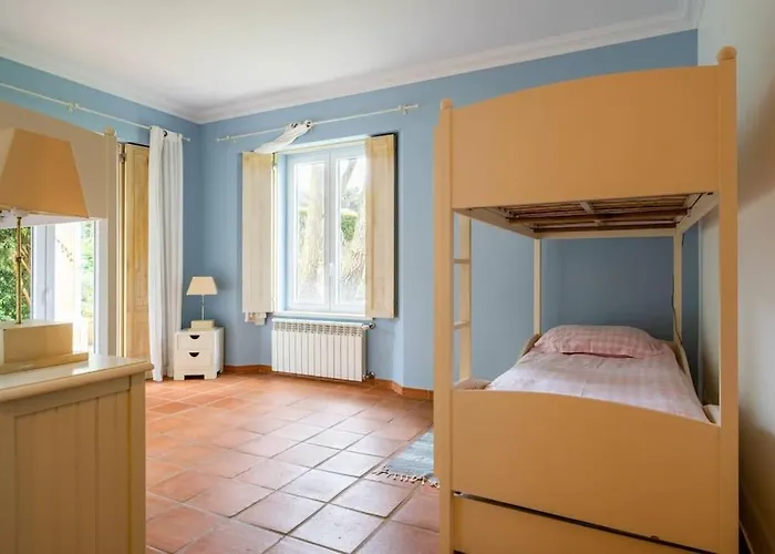 Luxurious Sprawling In Del Rey