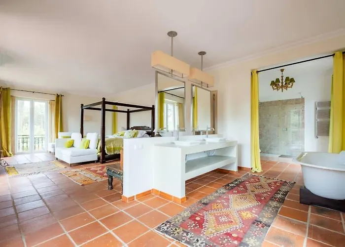 Villa Luxurious Sprawling In Del Rey