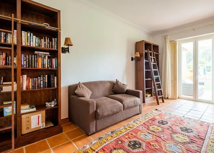 Luxurious Sprawling In Del Rey